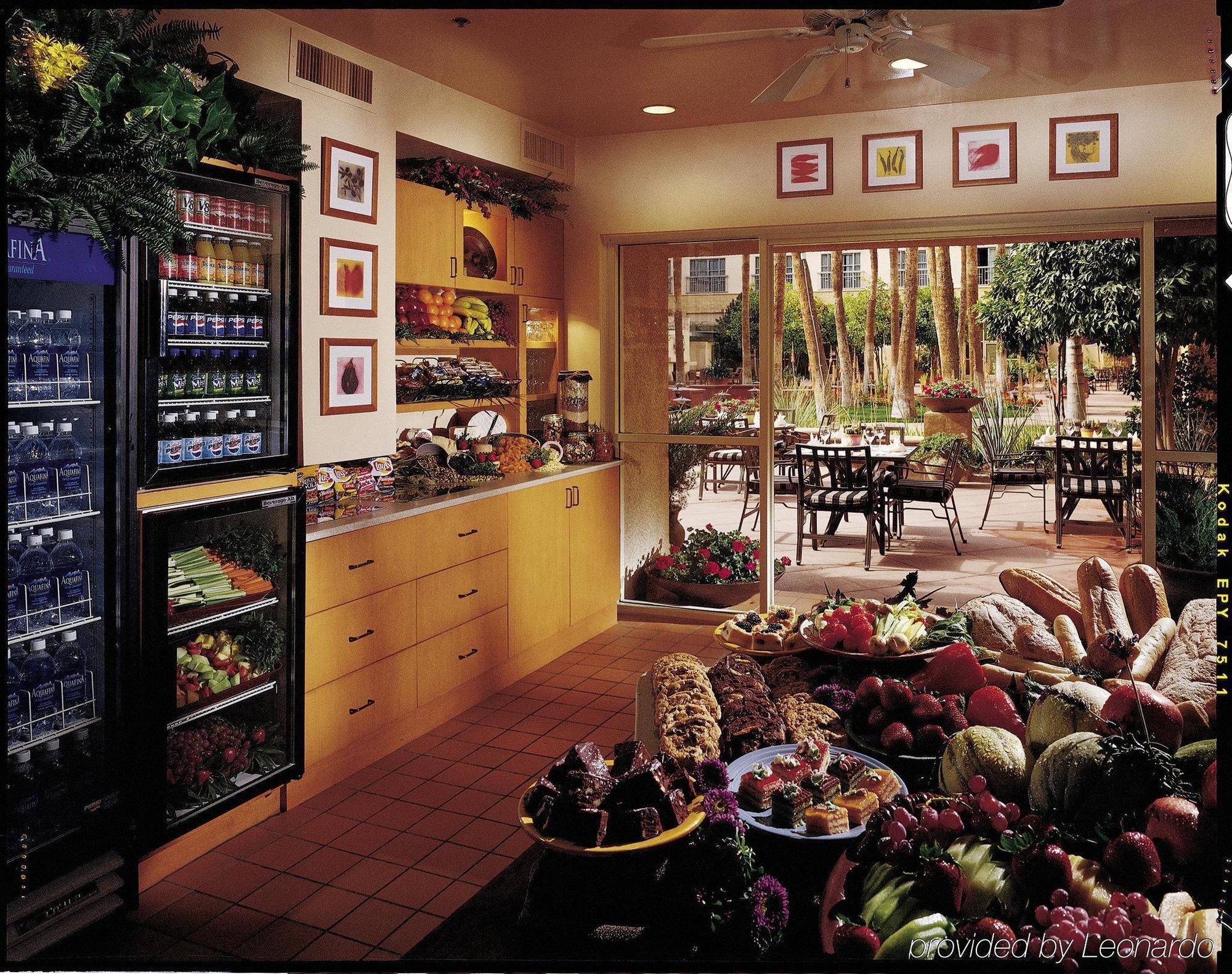Tempe Mission Palms- Destination Fee Includes Parking Hotell Restaurant bilde